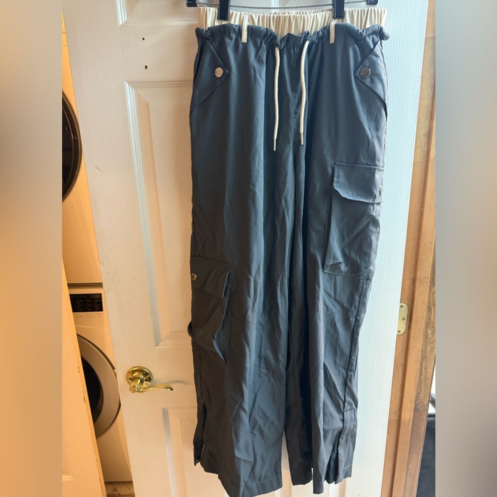 Women’s gray Cargo Pants
